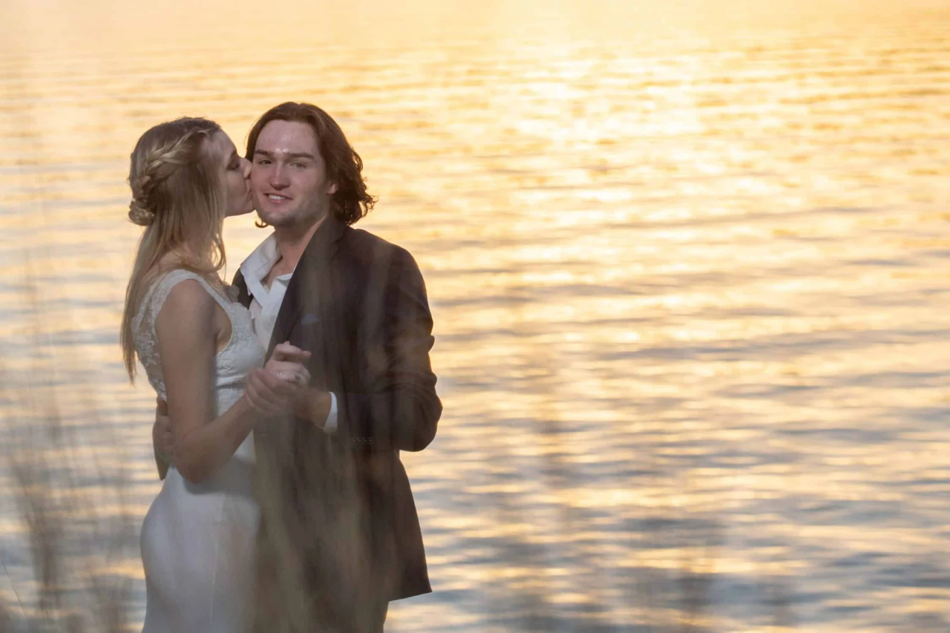 Josh + Clarissa - Canyon Lake Island Elopement-80