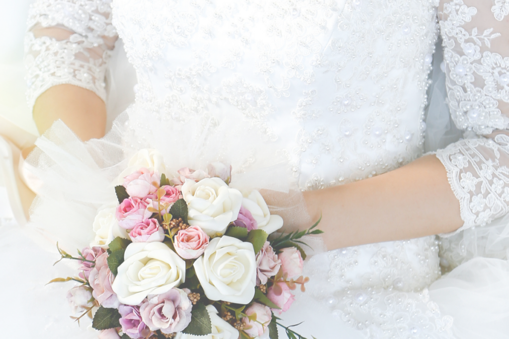 Lavender, pink, ivory spring bouquet color palette.